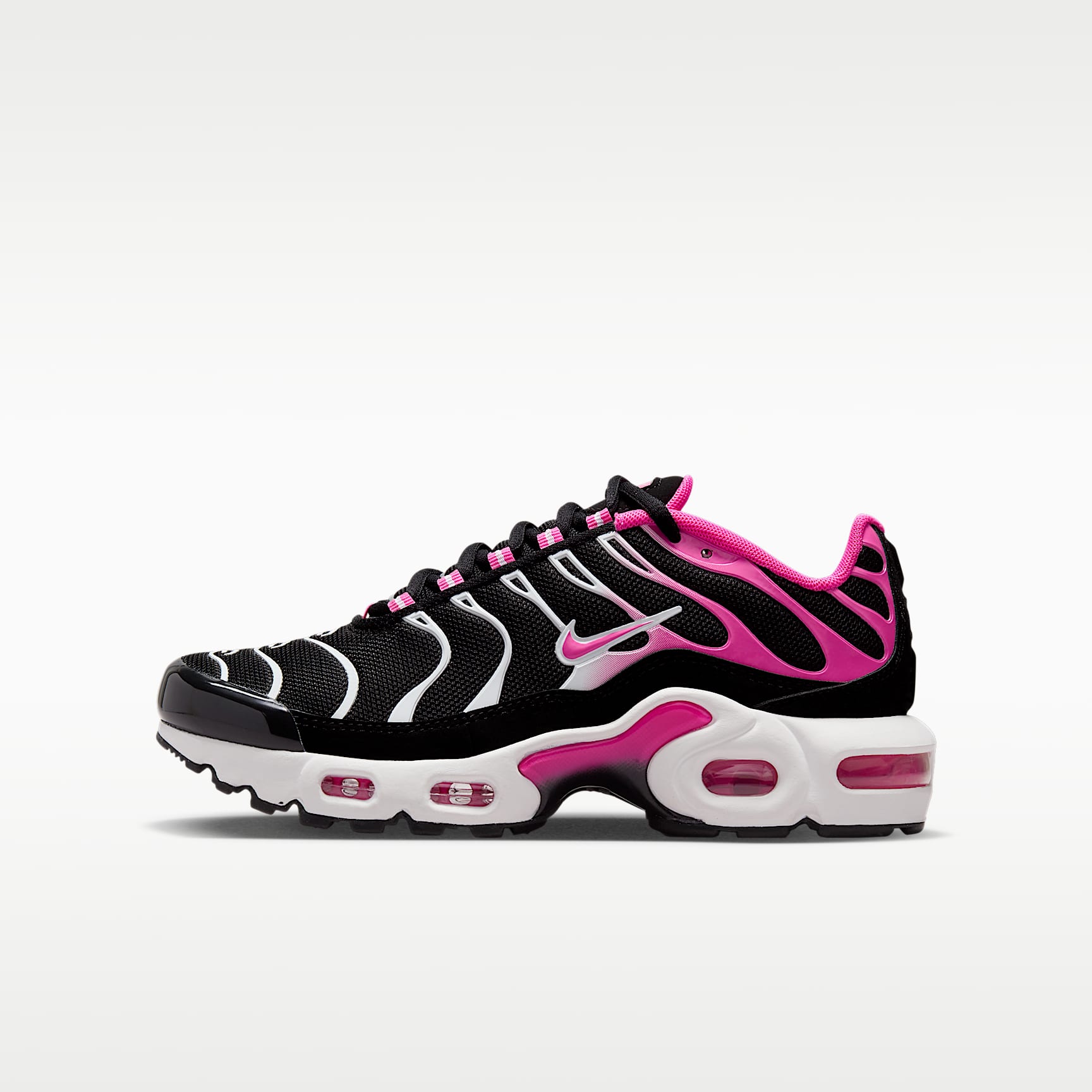 Nike Air Max Plus Older Kids' Shoes. Nike ID